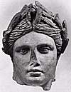 Terrakotta-Kopf der Ceres mit einem Kranz aus Gerstenähren (spätes 2. Jh. v.Chr.) 